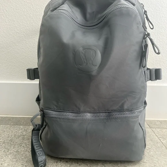 lululemon athletica Charcoal Men\'s Backpack s-l400.jpg main image 2
